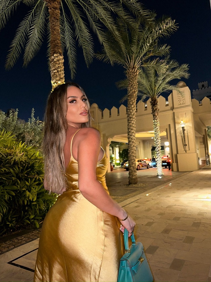 Picture of AraQueenBae