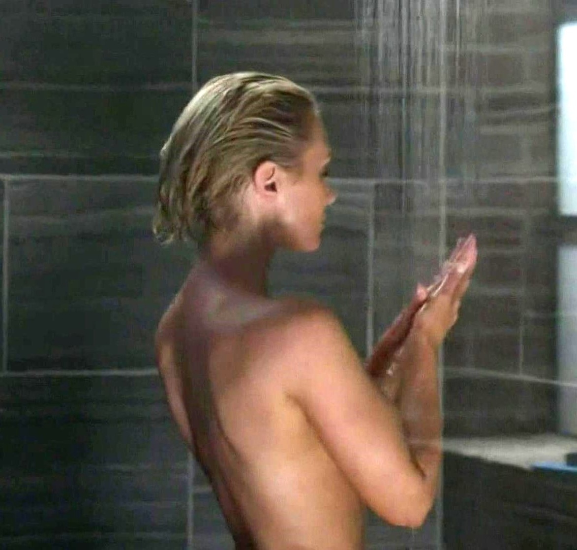 Nicky Whelan Nicky Whelan