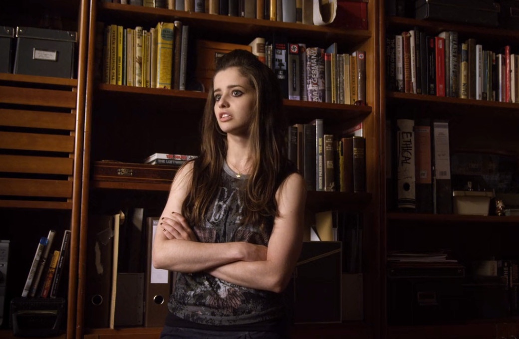 Holly Earl