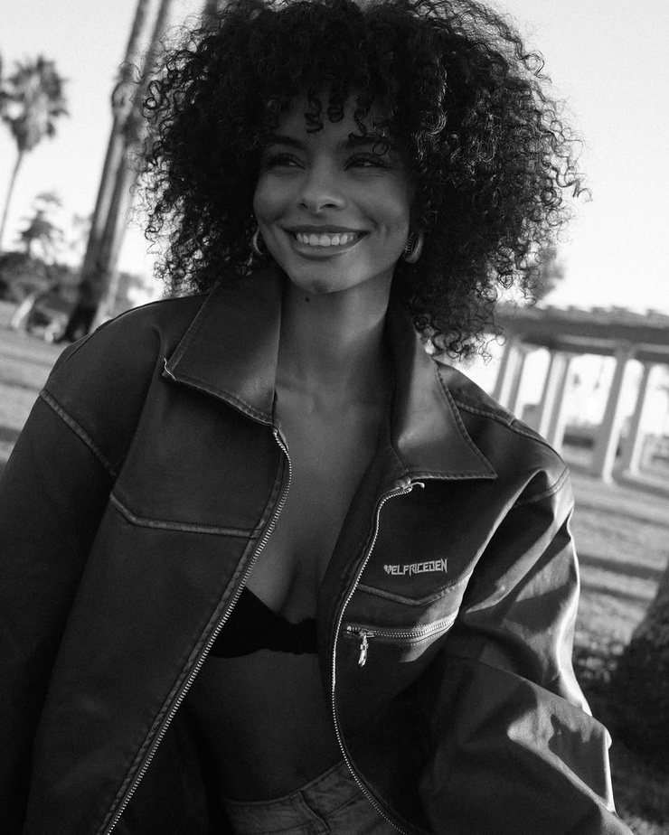 Picture of Ally Renee