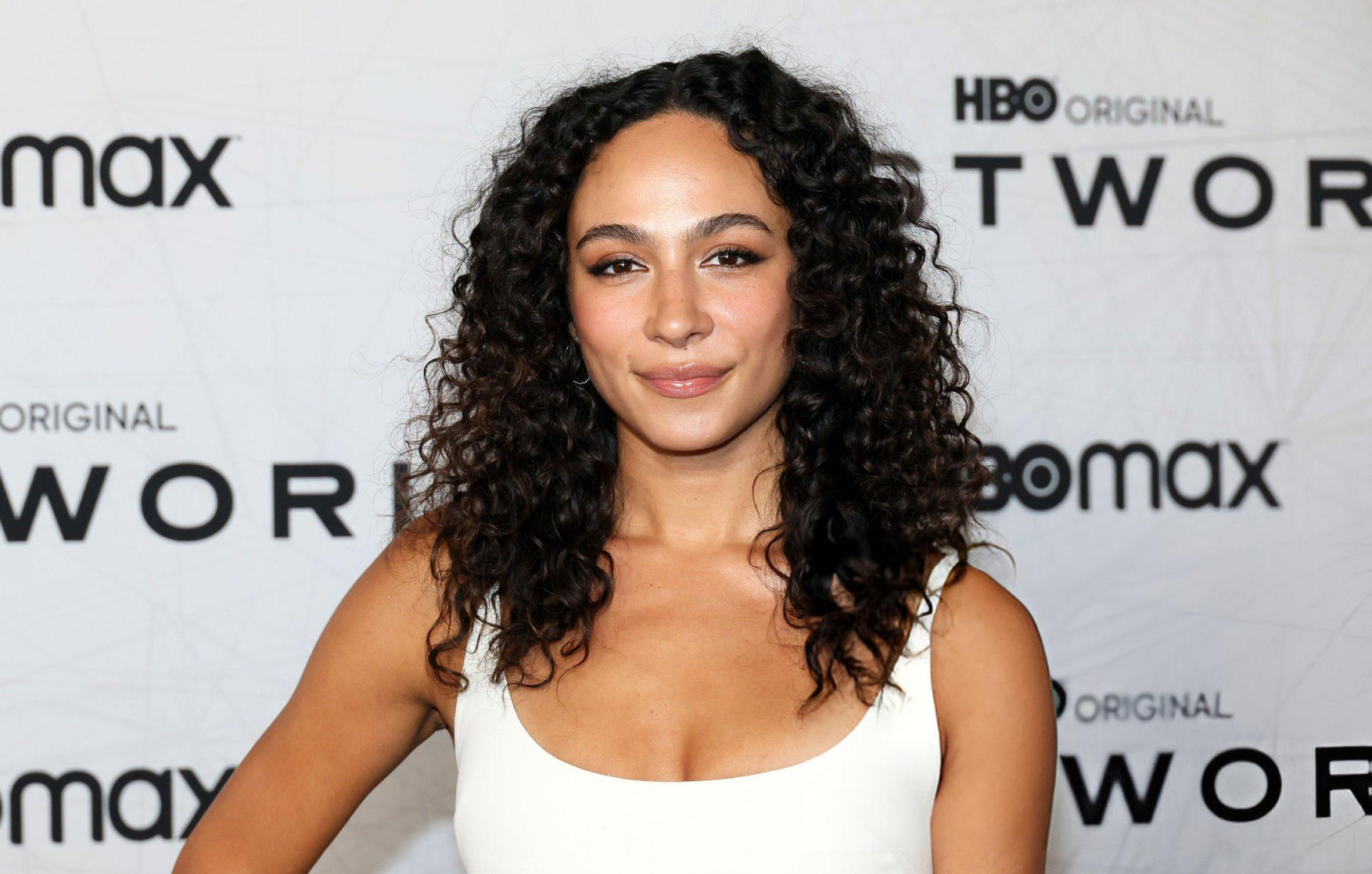Aurora Perrineau