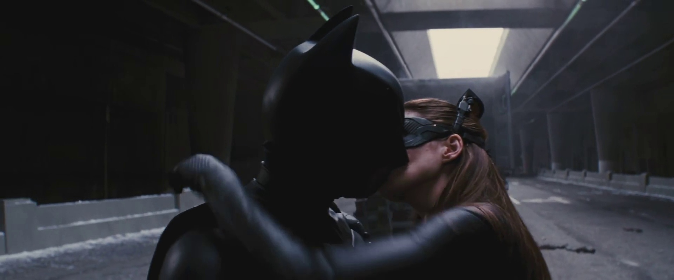 Selina Kyle / The Cat (Anne Hathaway)