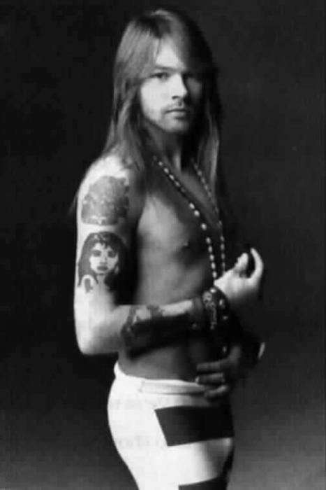 Picture of Axl Rose.