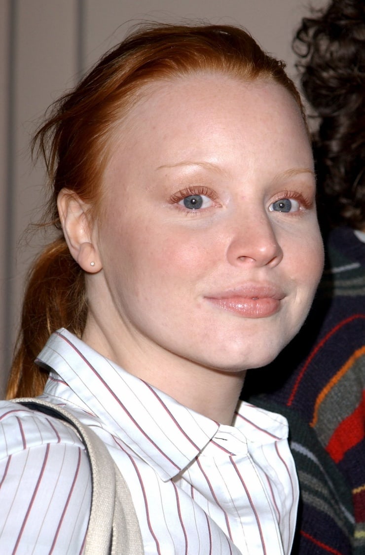 Picture of Lauren Ambrose.