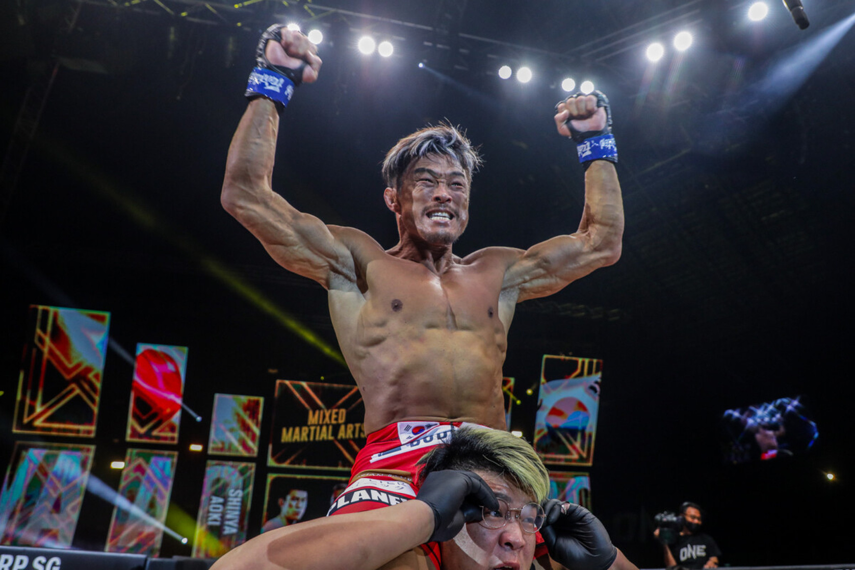 Yoshihiro Akiyama