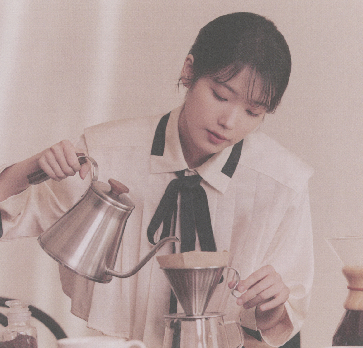 IU