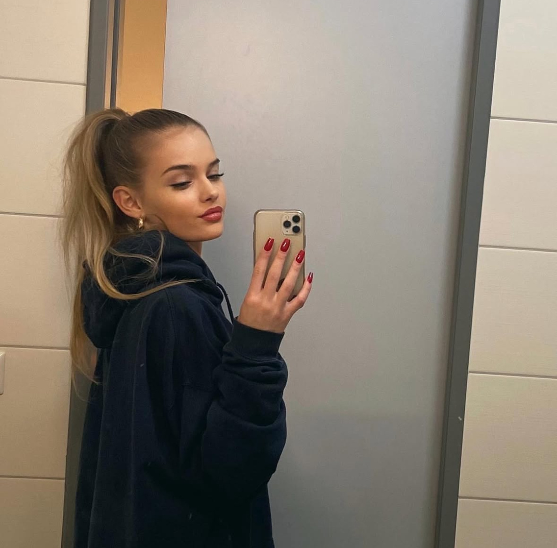 Veronika Miller