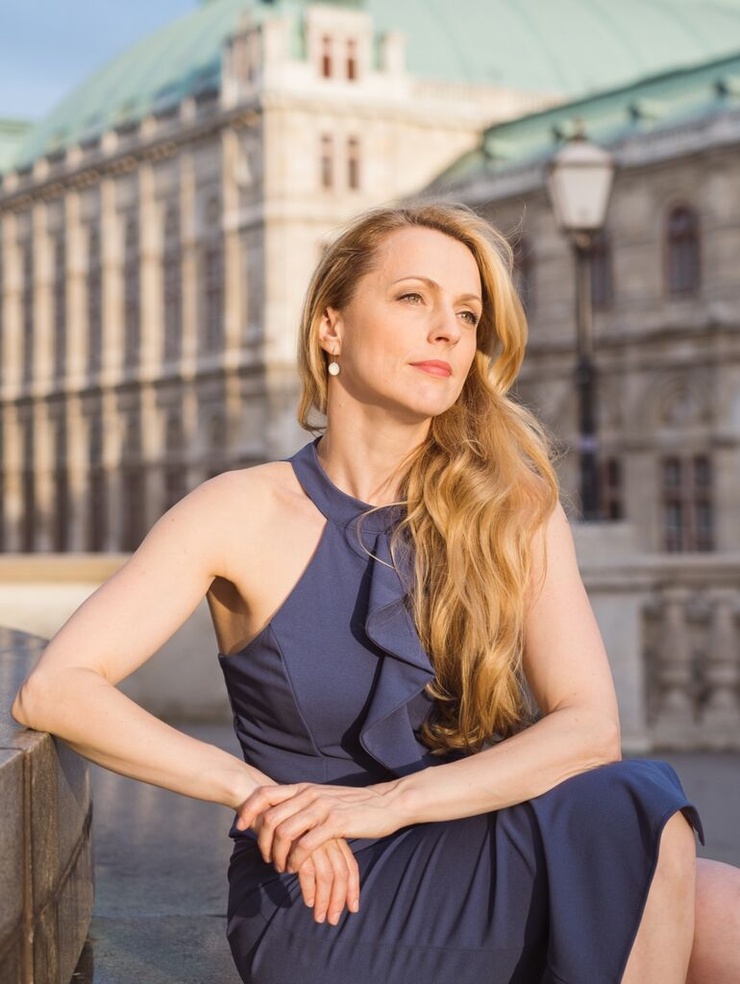 Image of Natalie Alison