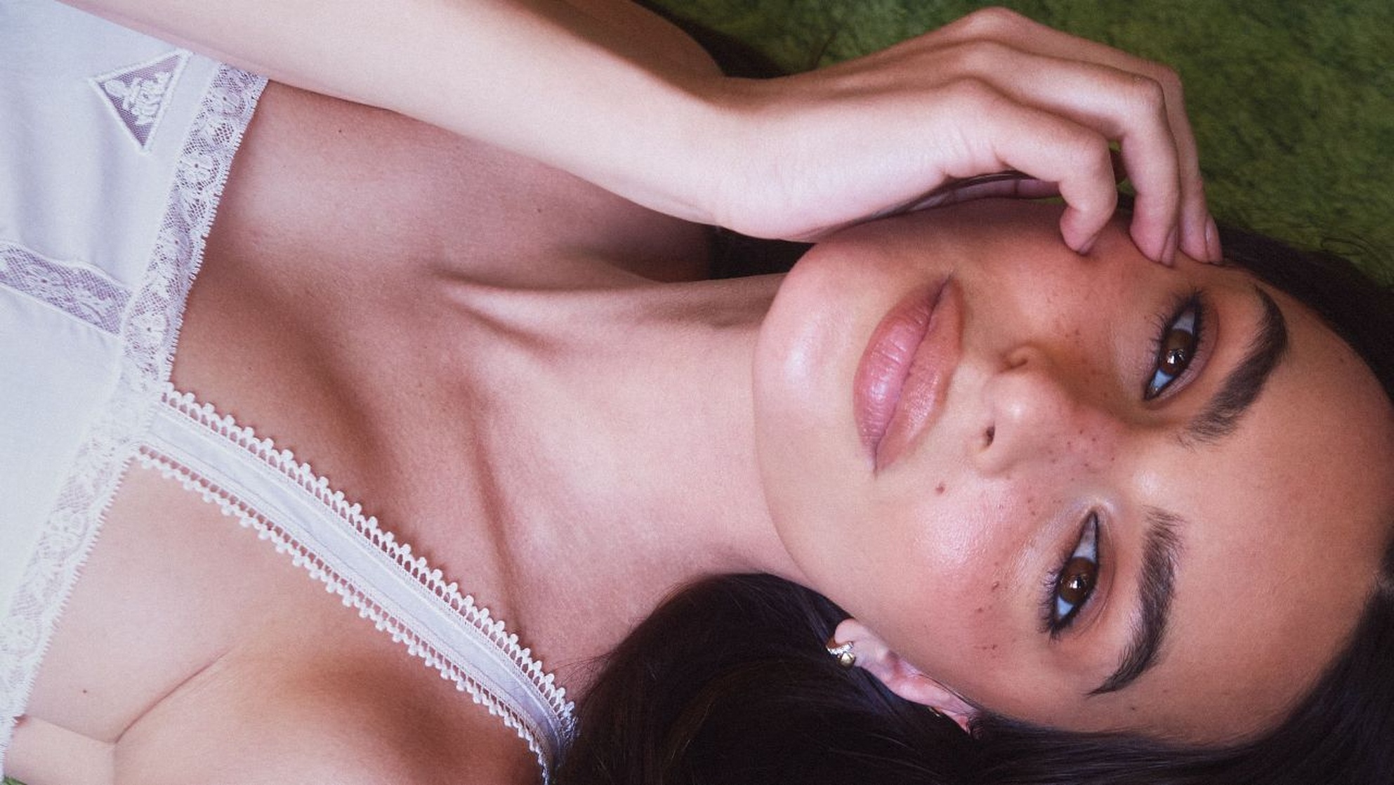 Emily Ratajkowski