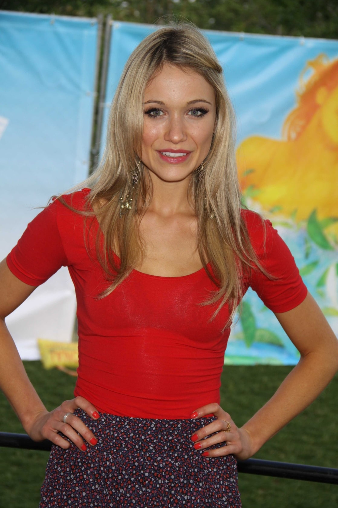 Katrina bowden фото