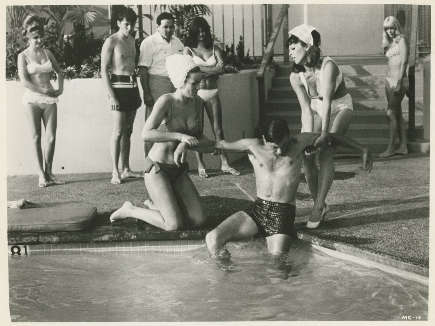 Anne Helm