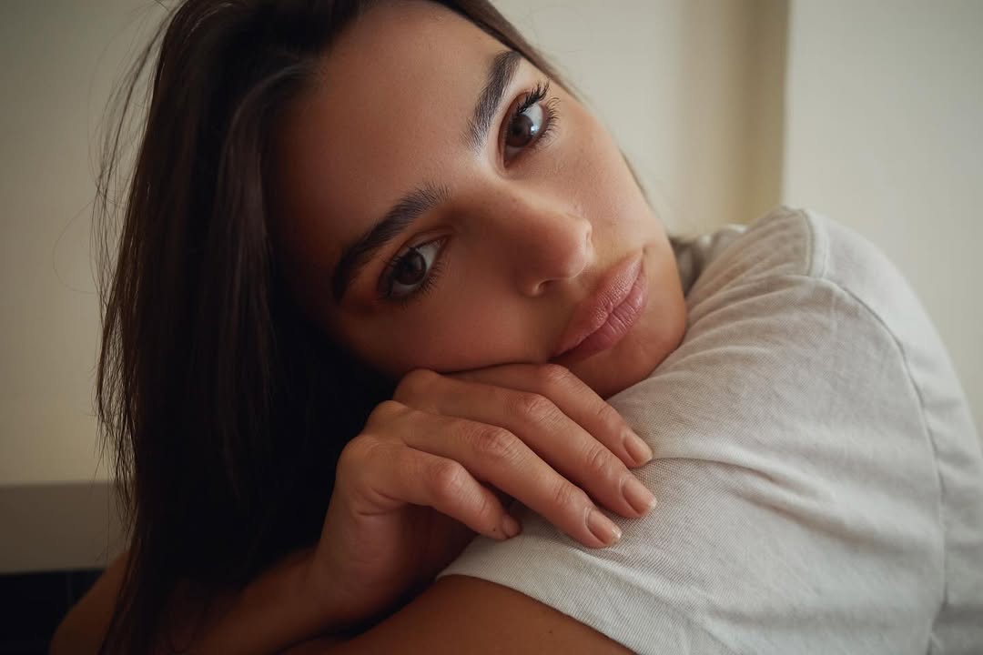 Emily Ratajkowski