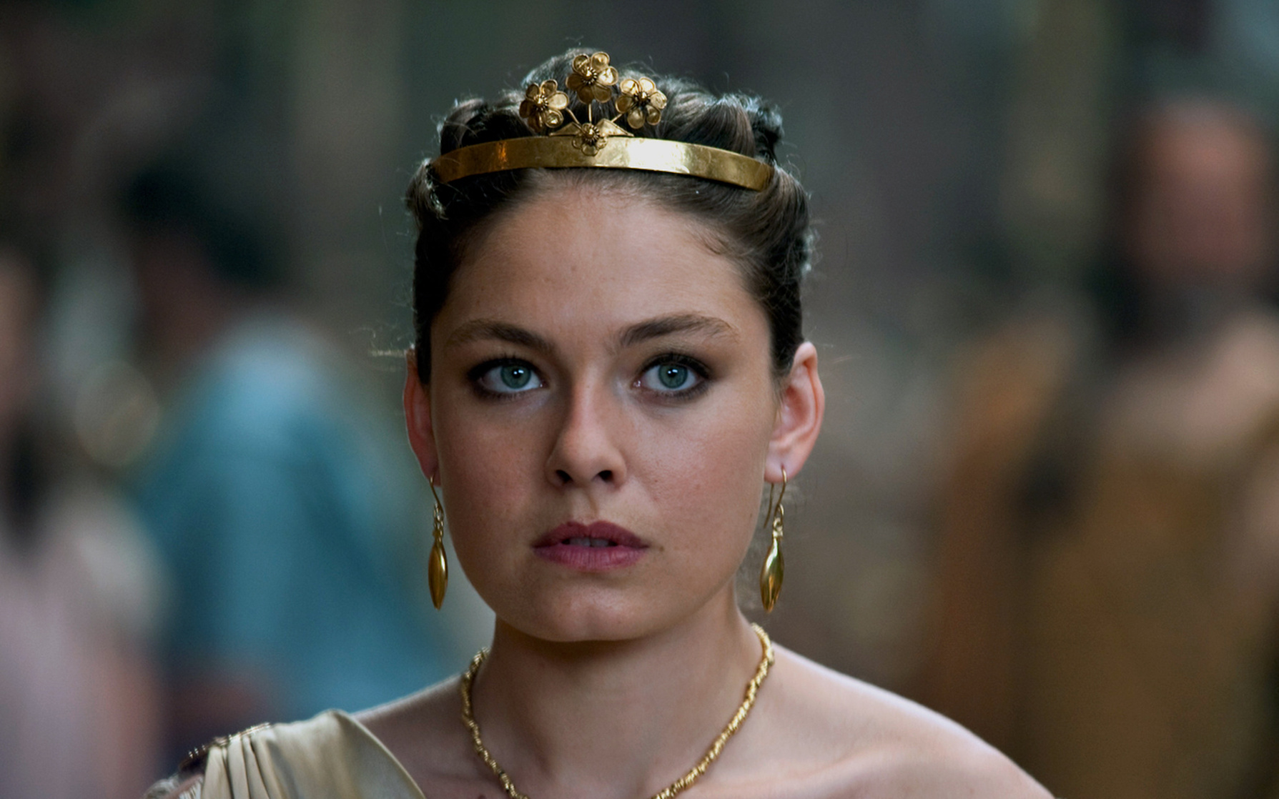 Alexa Davalos