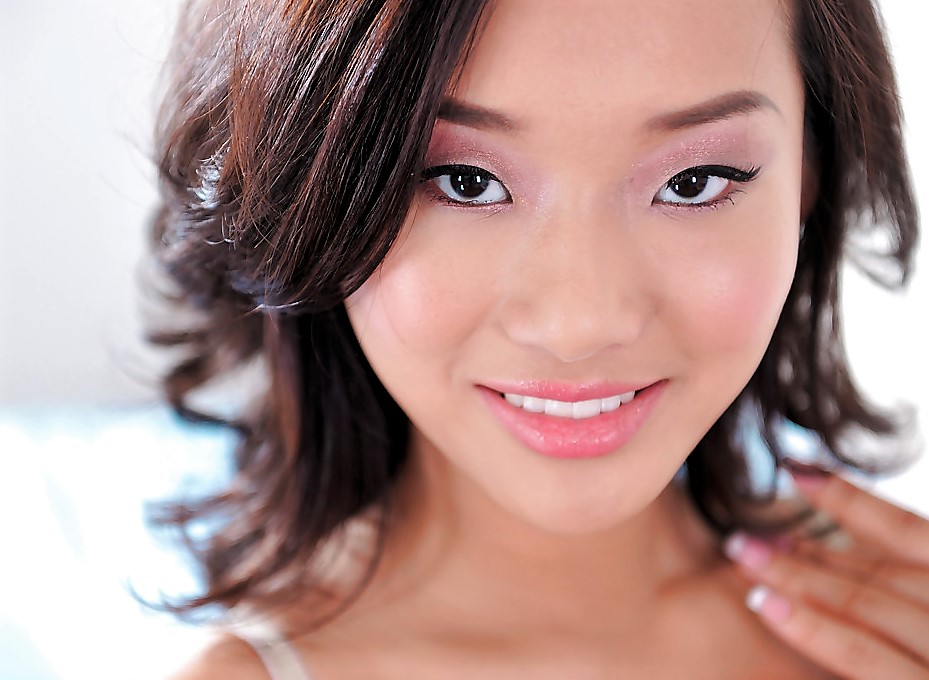 Alina Li