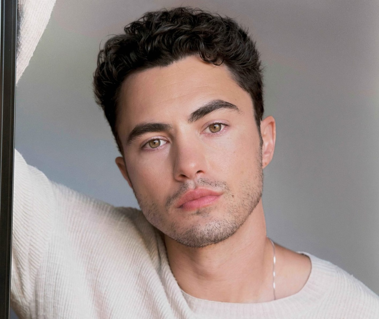 Darren Barnet