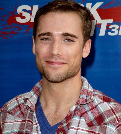 Picture of Dustin Milligan