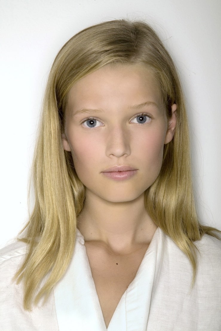 Picture of Toni Garrn