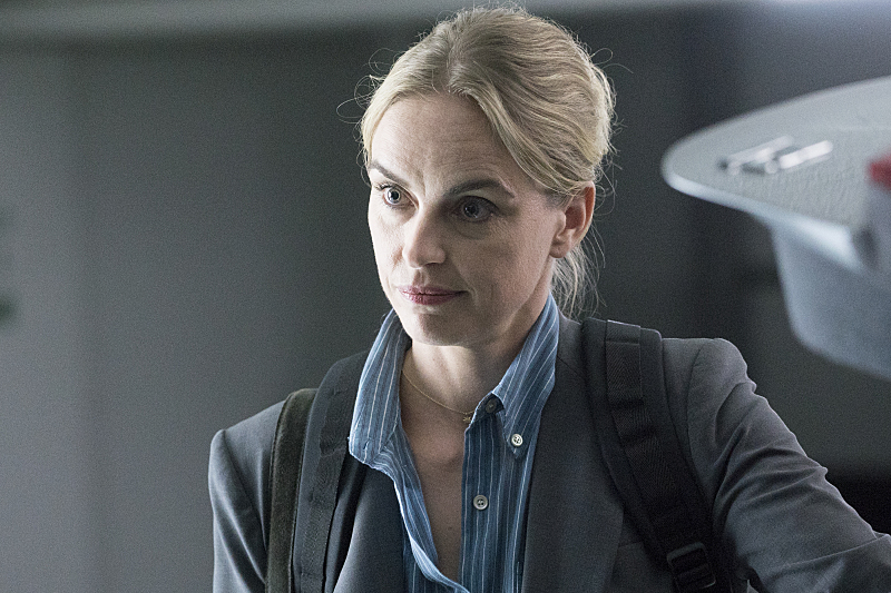Astrid (Nina Hoss)