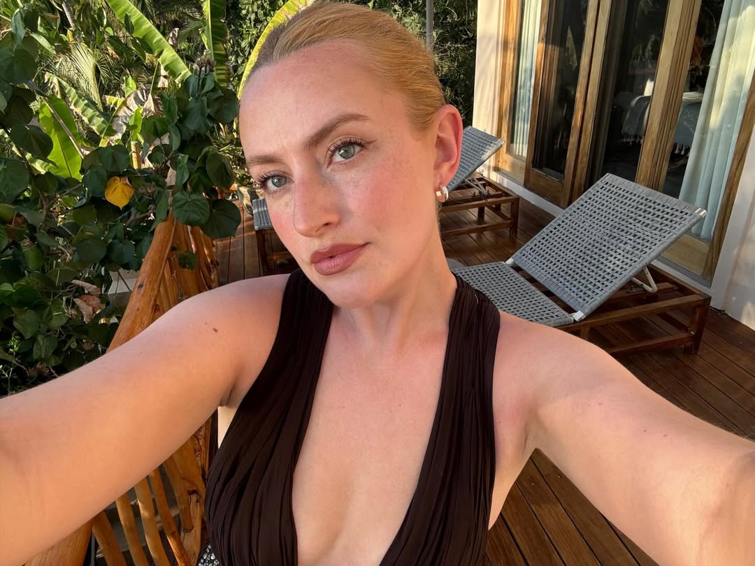 Amelia Dimoldenberg