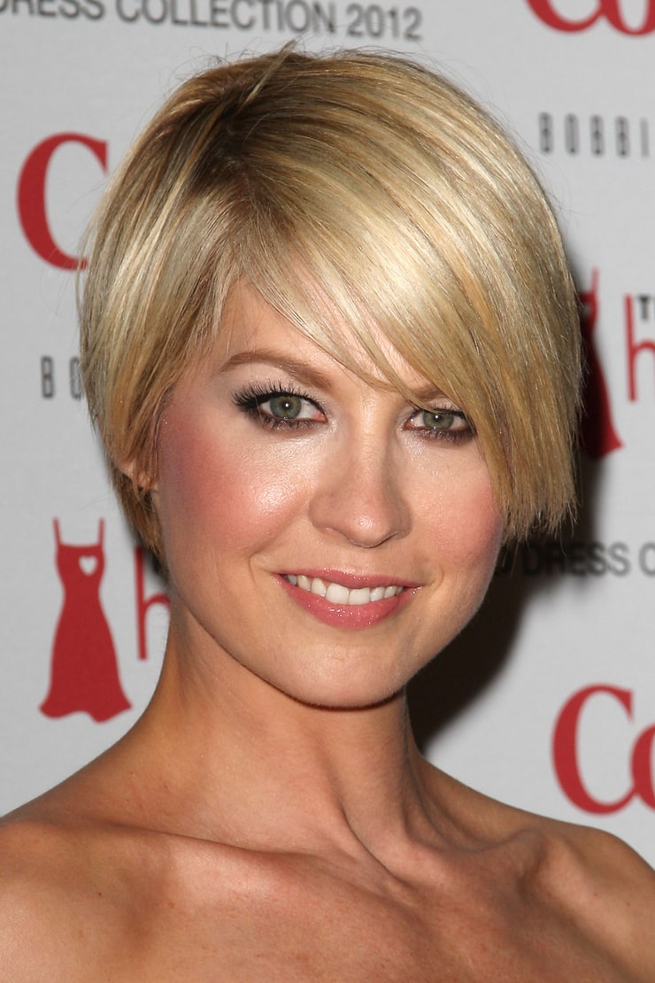 Picture of Jenna Elfman.