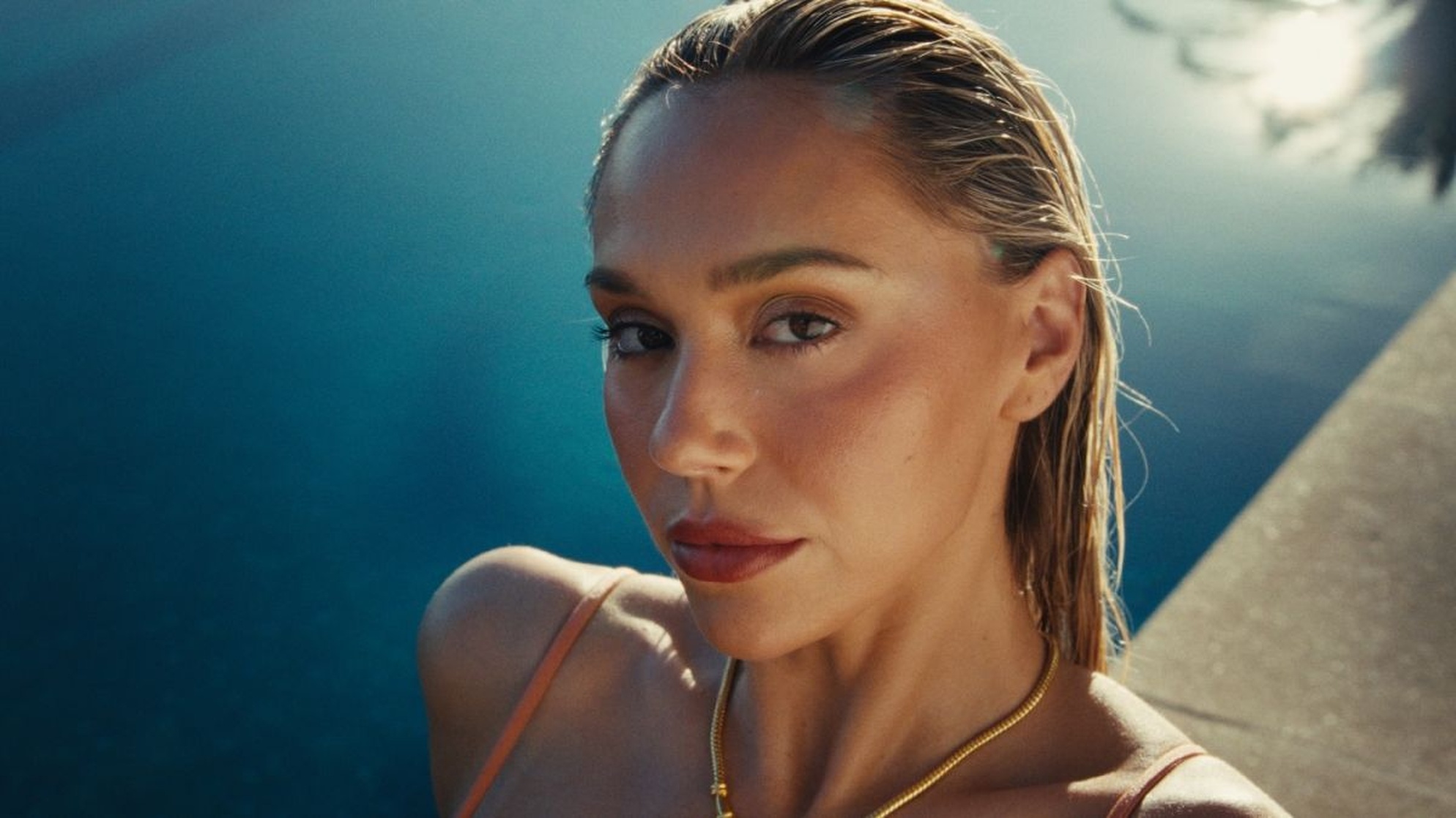 Alexis Ren
