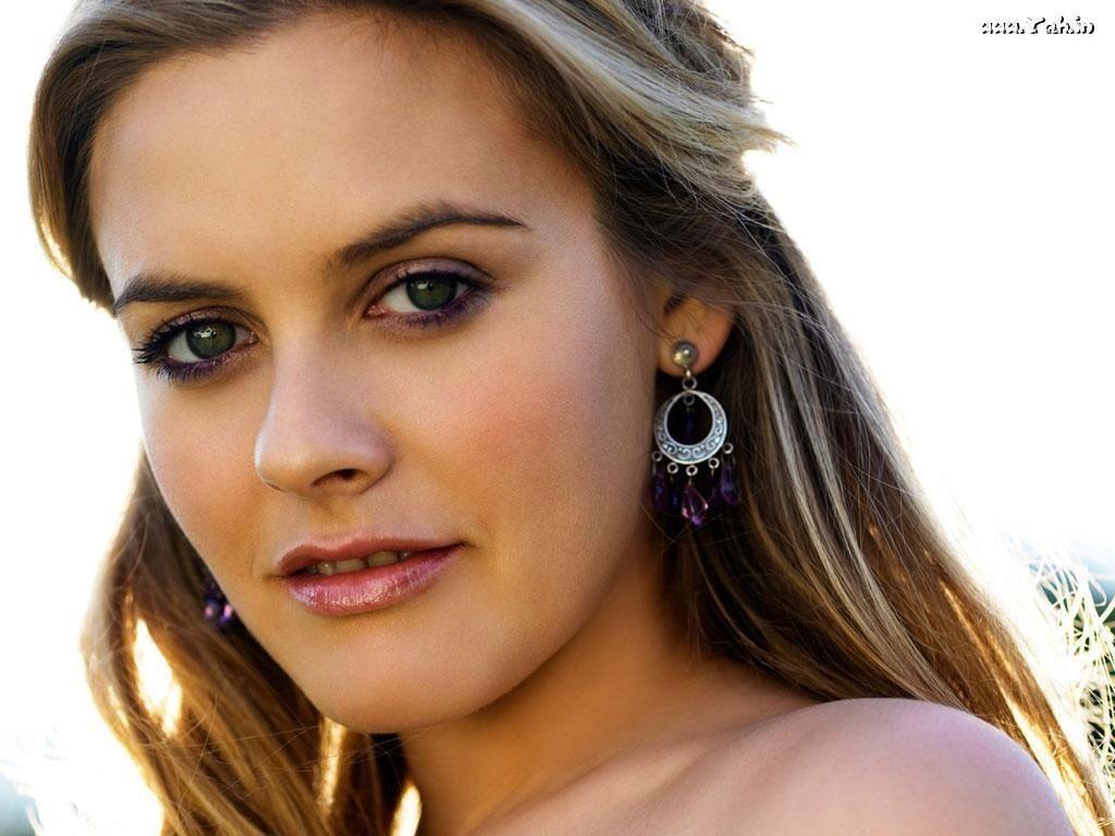 Alicia Silverstone