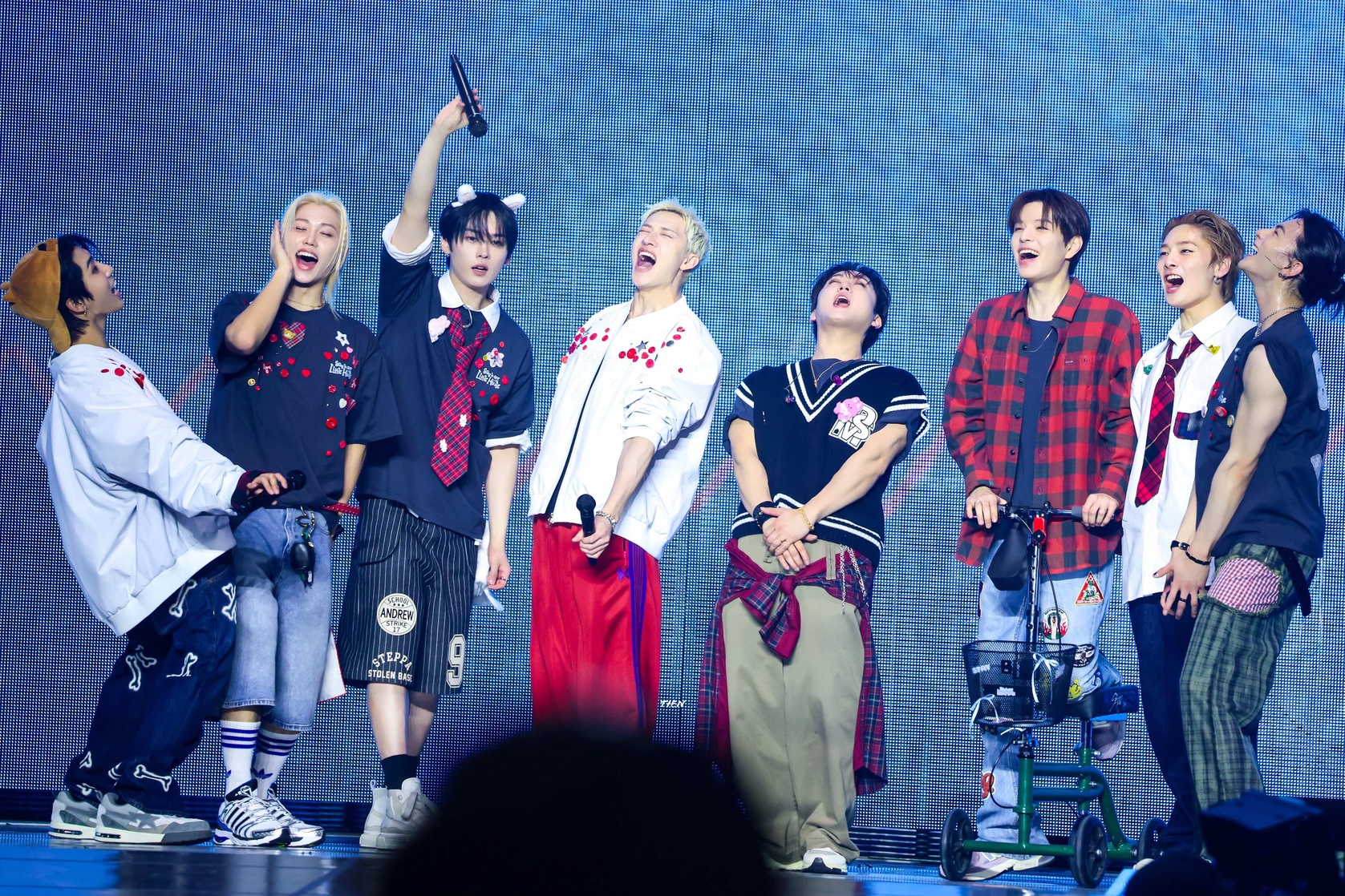 Stray Kids
