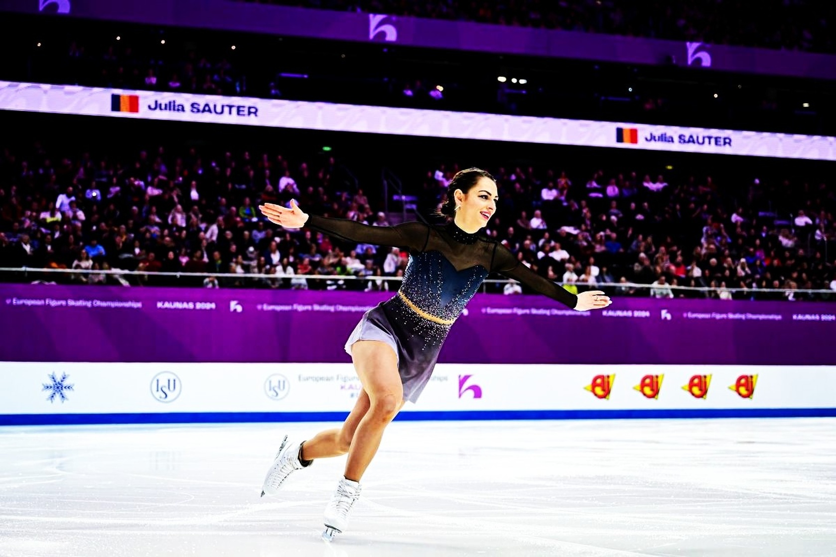 Julia Sauter