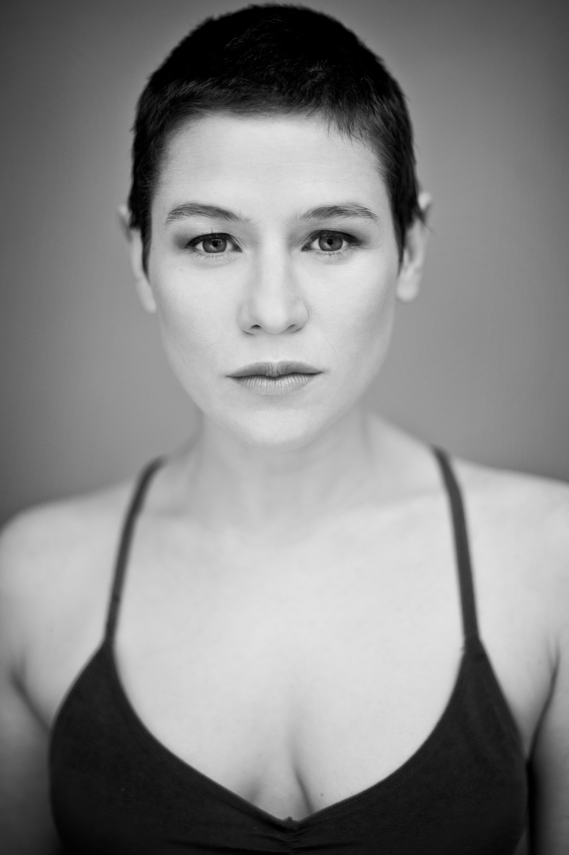 Picture of Yael Stone