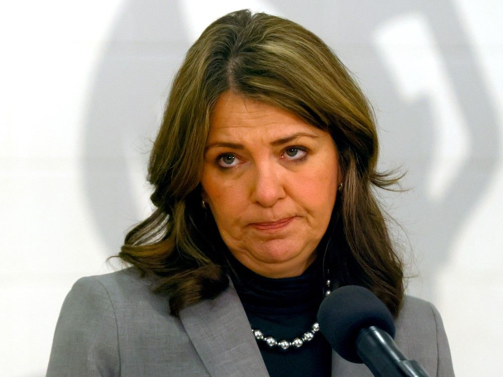 Danielle Smith (politician)