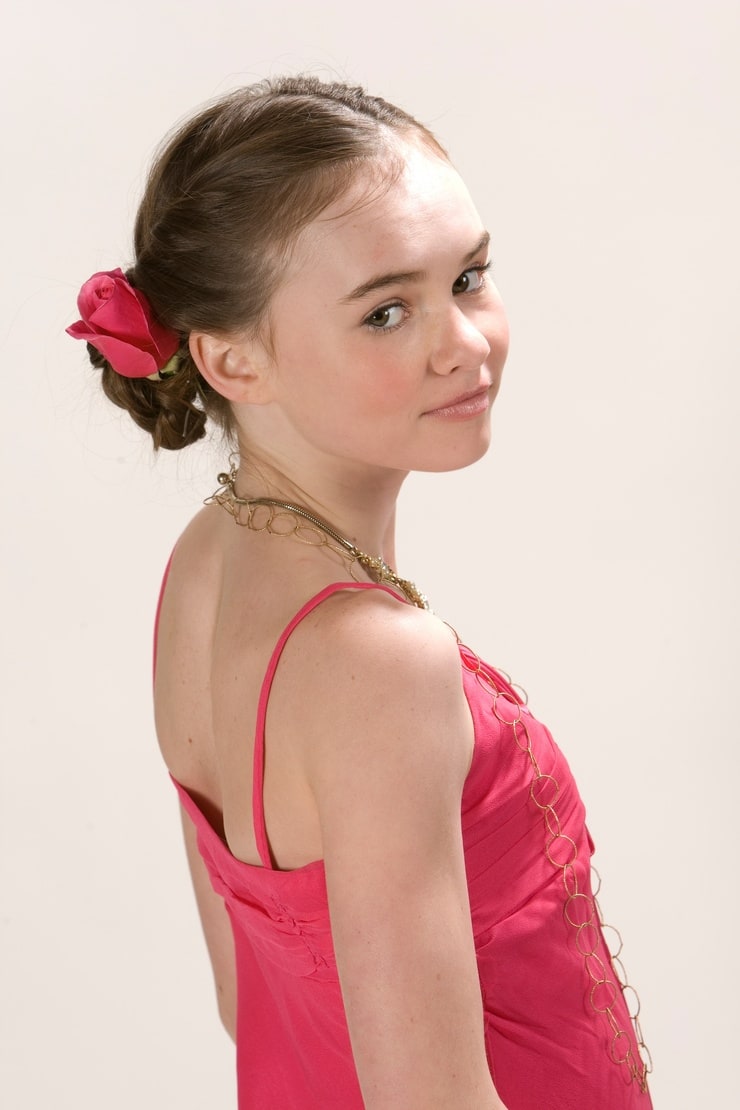 Madeline Carroll Picture