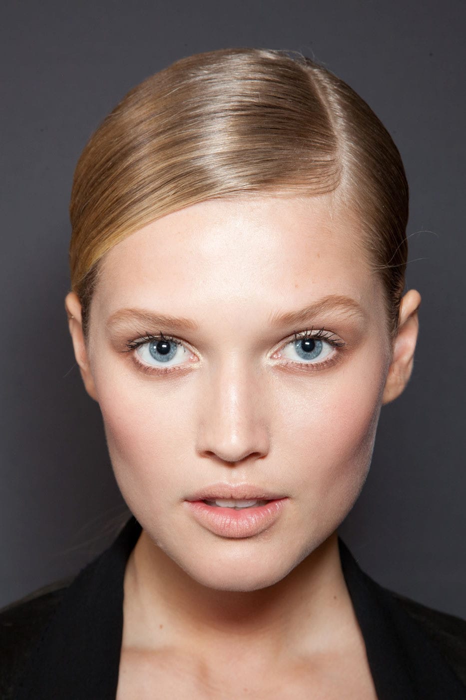 Picture of Toni Garrn