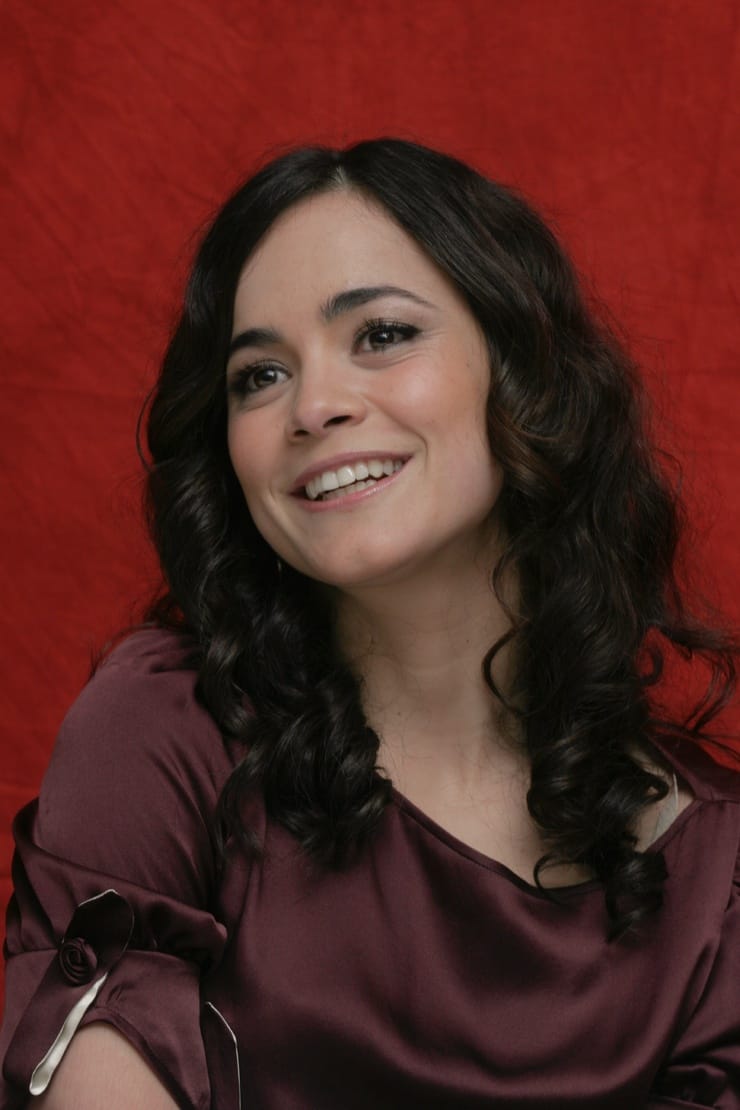 Picture of Alice Braga