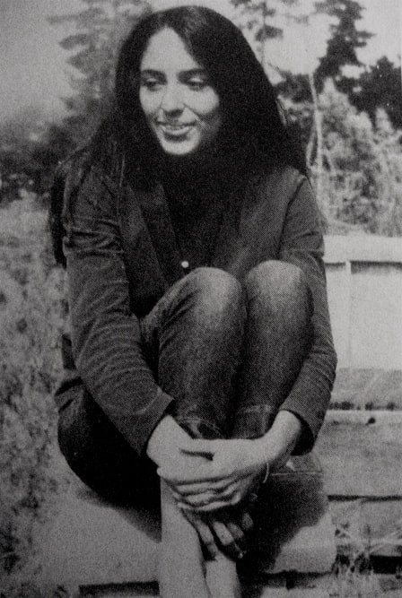 Picture of Joan Baez.