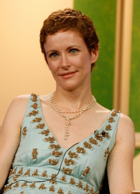 Picture of Leslie Hope