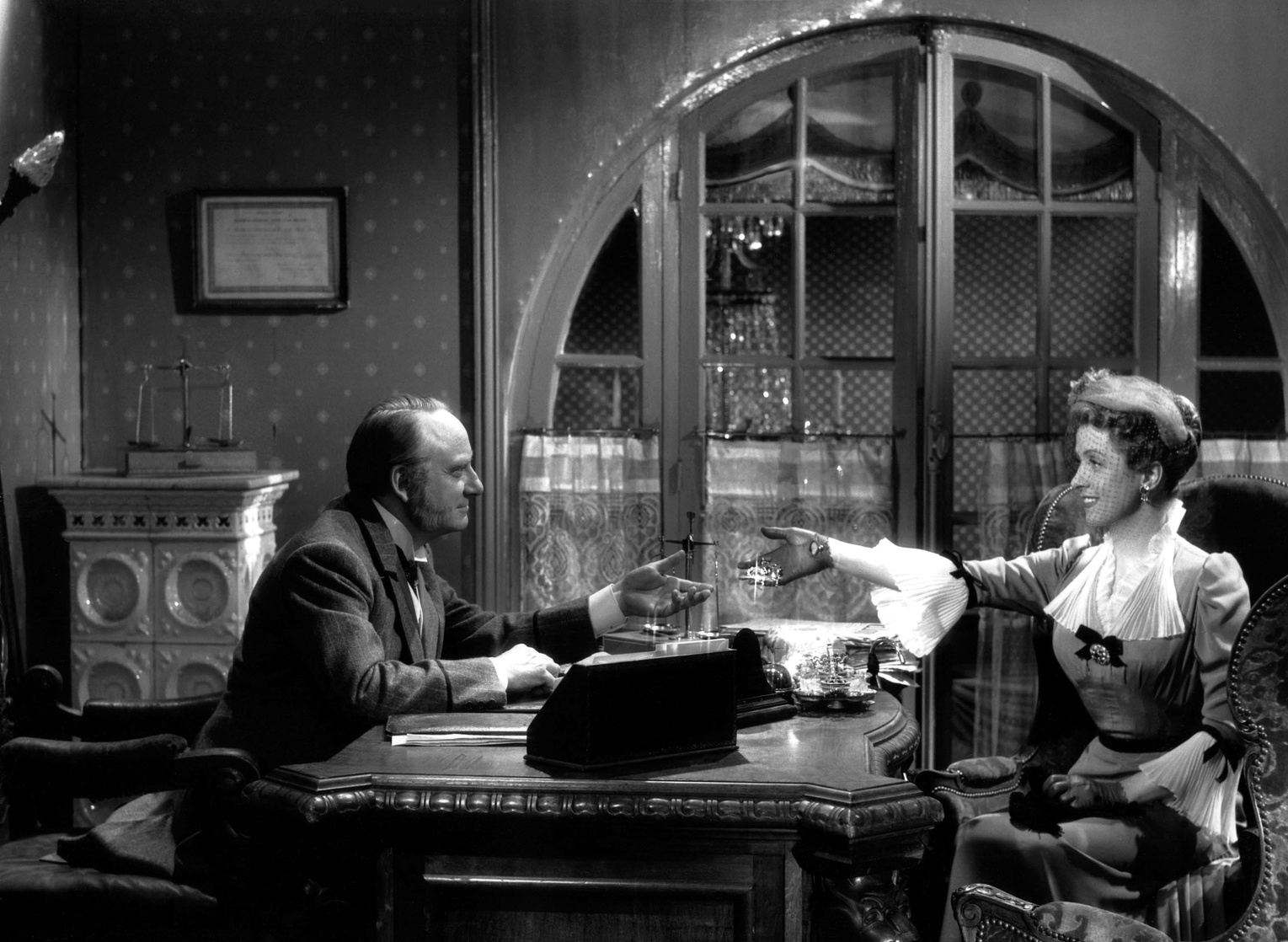 The Earrings of Madame de... (1953) The Earrings of Madame de... (1953)