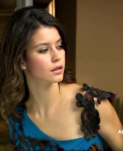 Picture Of Beren Saat 3980