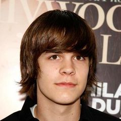 Johnny Simmons picture