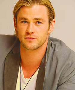 Chris Hemsworth picture