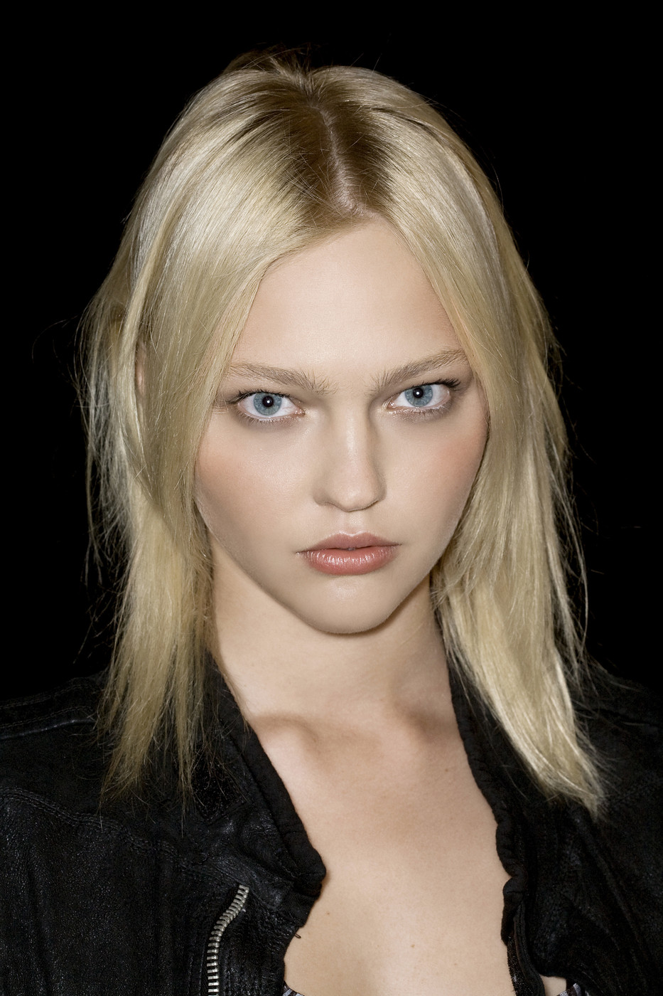 Communication on this topic: Sasha Pivovarova, sasha-pivovarova/ Discussion on this topic: Mikyla Dodd (born 1978), sasha-pivovarova/