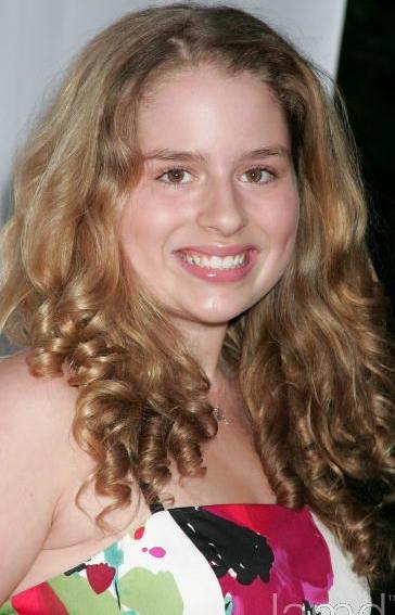 Next photo of Allie Grant