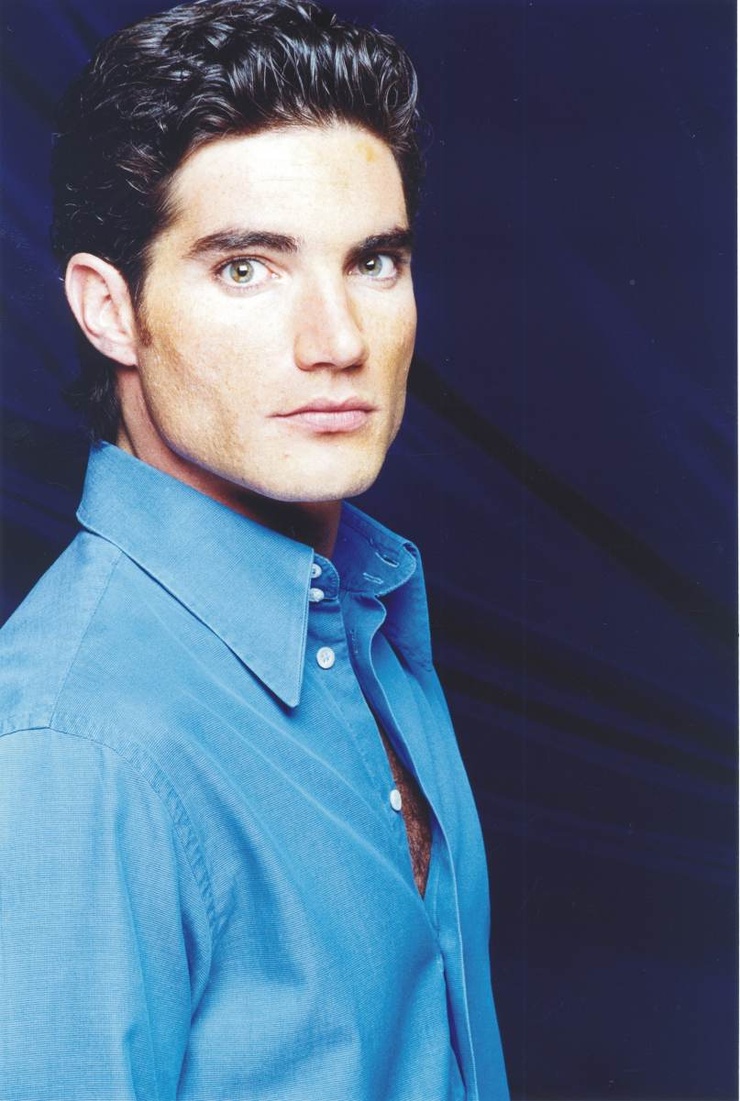 Image of Víctor González