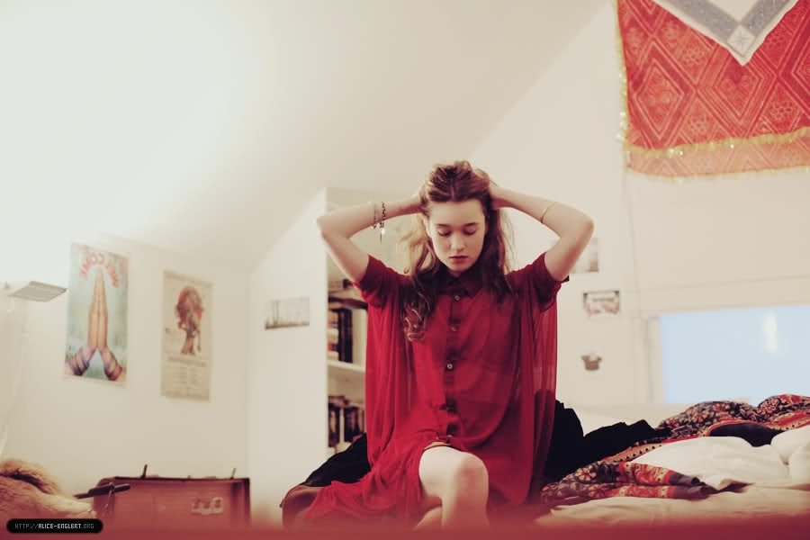 Alice Englert Alice Englert