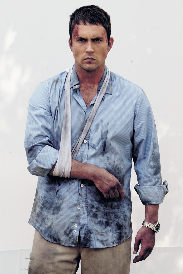 Next photo of Desmond Harrington