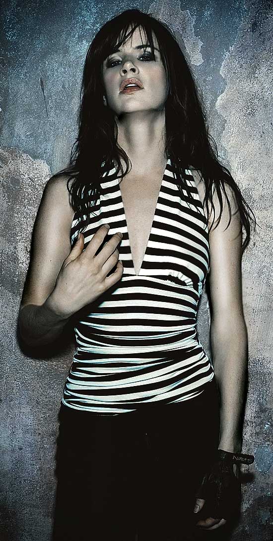 Juliette lewis bra, ebony black jamaican tube