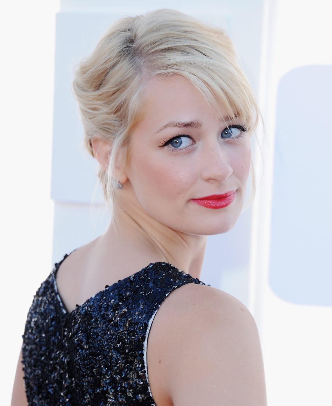 Beth Behrs image