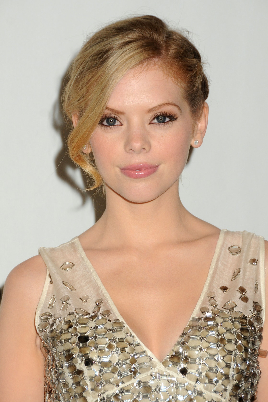 Next photo of Dreama Walker