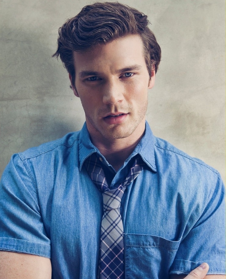 Picture Of Derek Theler