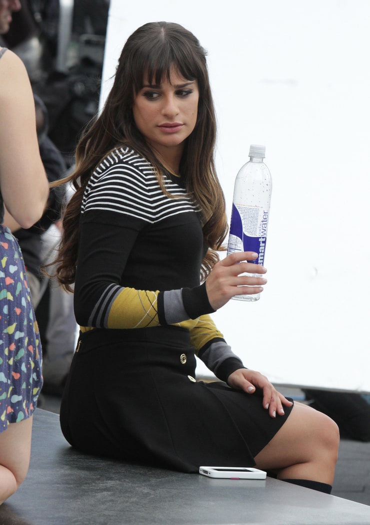 Glee Star Lea Michele Sports A Black One