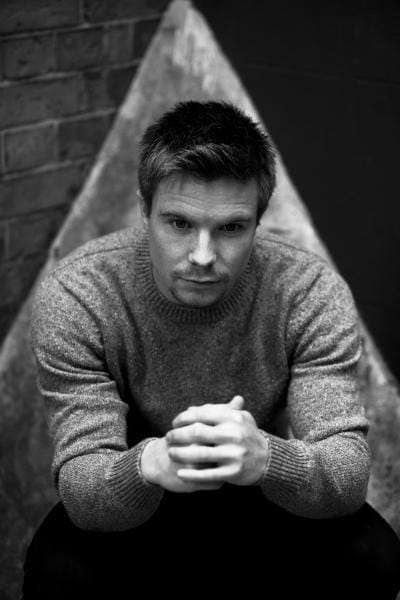 Joe Dempsie couple